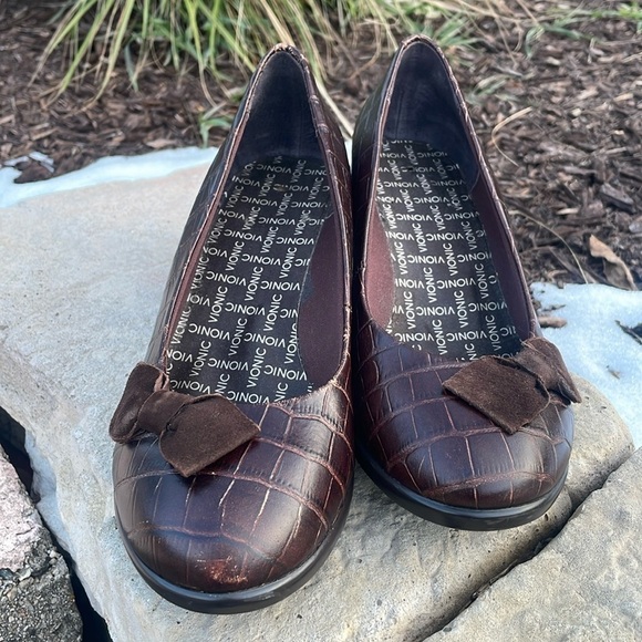 Vionic Lena Brown Crocodile Wedge Size 8.5 - Picture 3 of 11